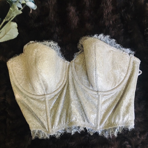 Victoria Secret Lace Bra - Picture 2 of 5